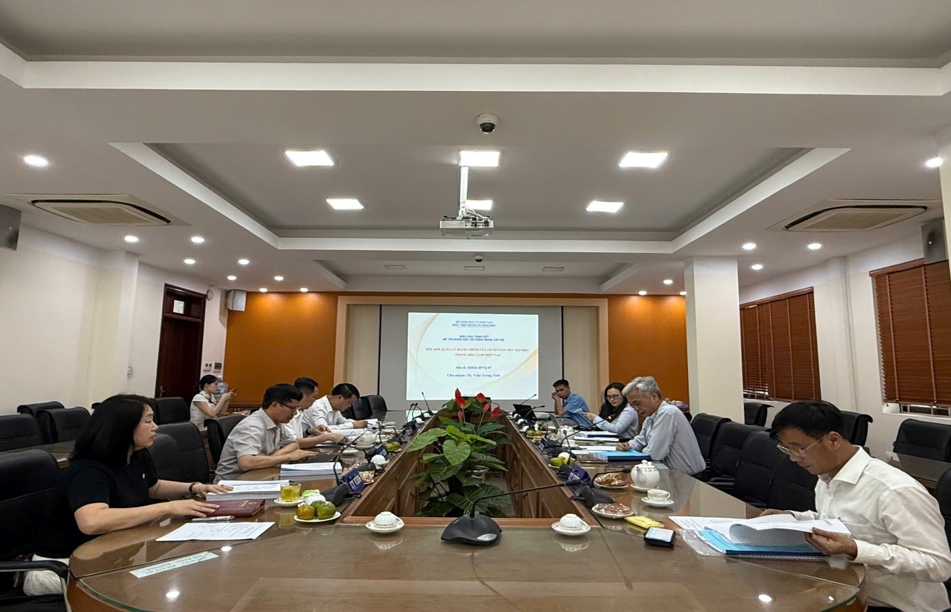 ĐÁNH GIÁ, NGHIỆM THU CẤP CƠ SỞ ĐỀ TÀI KHOA HỌC VÀ CÔNG NGHỆ CẤP BỘ “ĐỔI MỚI QUẢN LÝ HÀNH CHÍNH CỦA CƠ SỞ GIÁO DỤC ĐẠI HỌC TRONG BỐI CẢNH HIỆN NAY”