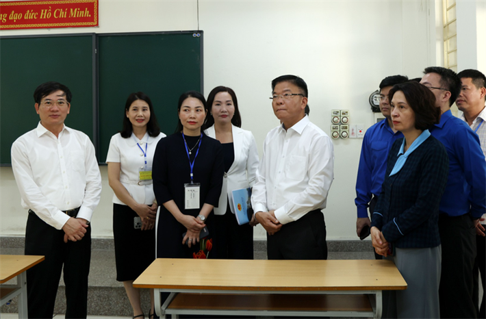Phó Thủ tướng Lê Thành Long kiểm tra thi tại tỉnh Quảng Ninh