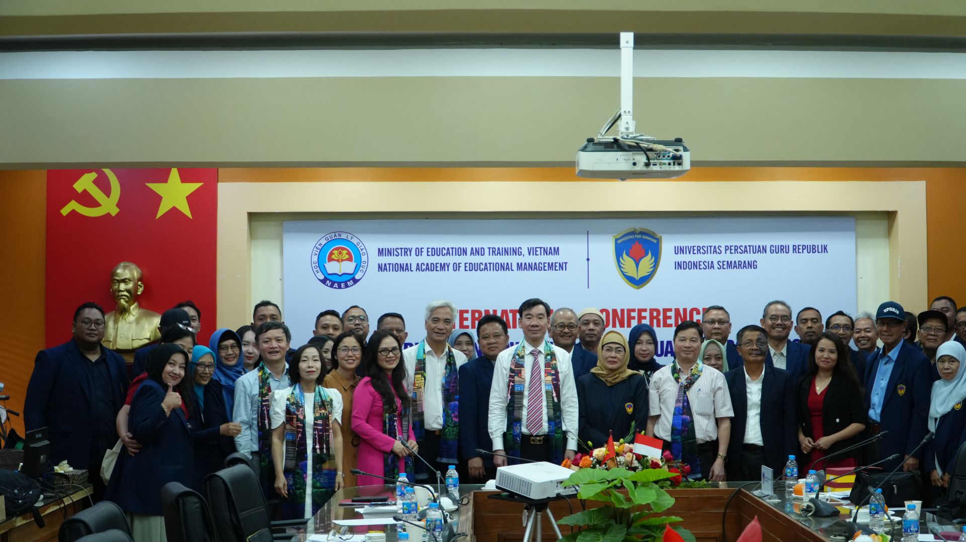 Trao đổi kinh nghiệm về quản trị giáo dục đại học, đảm bảo chất lượng giáo dục  giữa Học viện Quản lý giáo dục và Trường Đại học Liên hiệp giáo viên Cộng hòa Indonesia Semarang