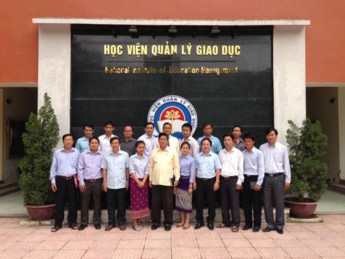 Lãnh đạo Học viện gặp mặt LHS Lào đầu năm học 2013-2014