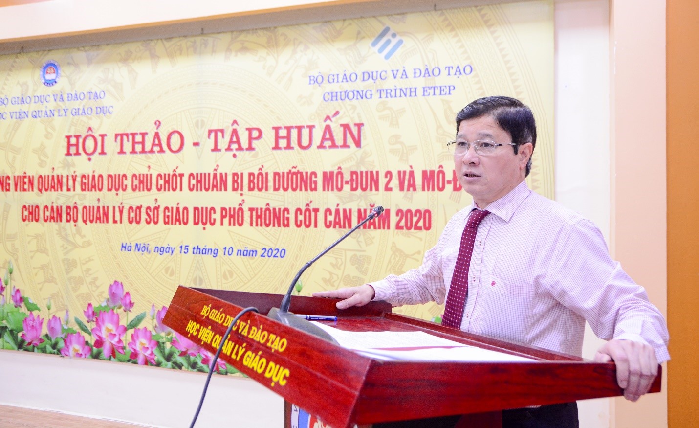 GS.TS Phạm Quang Trung, Giám đốc Học viện Quản lý giáo dục phát biểu khai mạc tập huấn