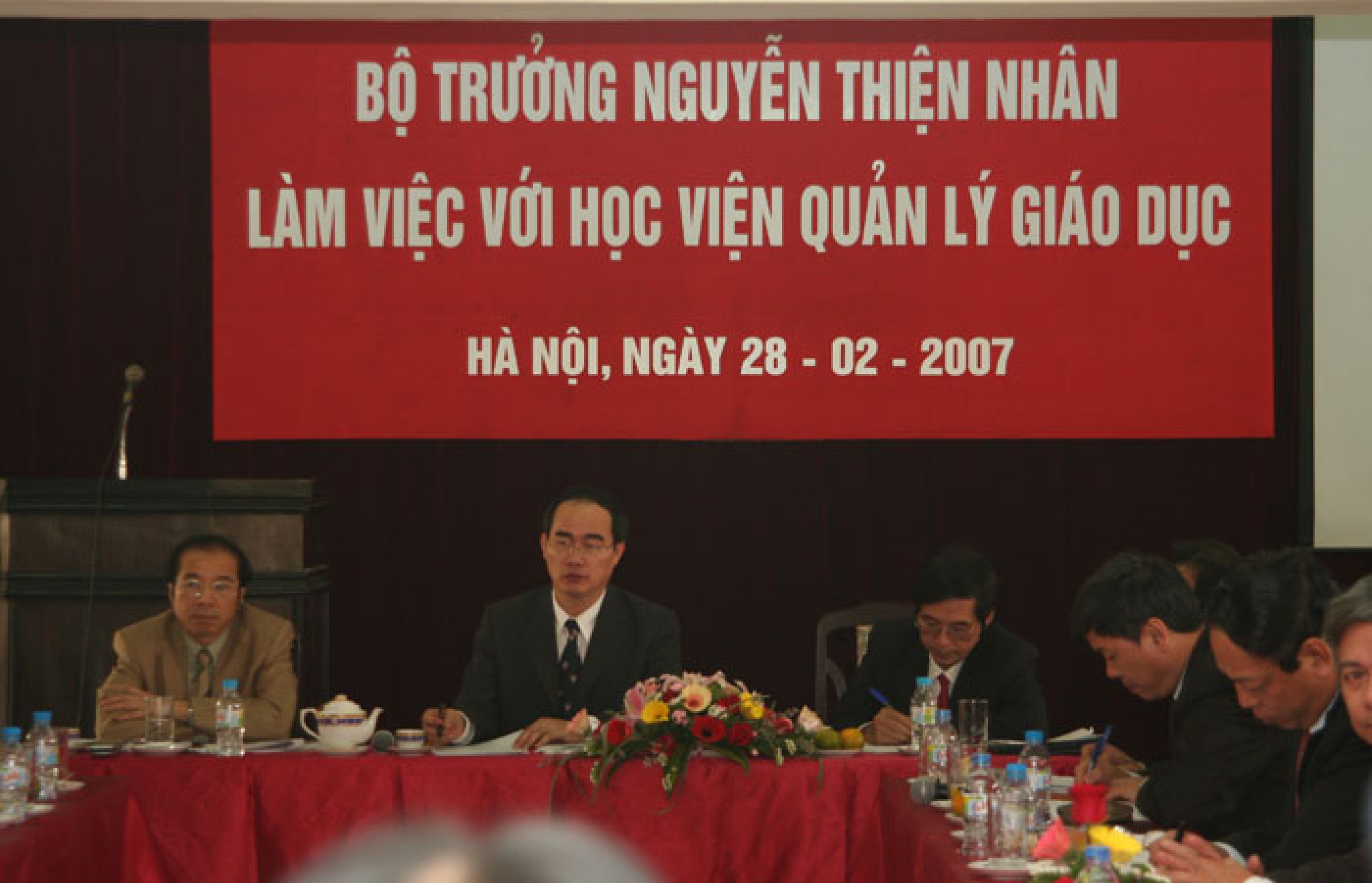 Bộ trưởng Bộ GDĐT Nguyễn Thiện Nhân về thăm và làm việc tại Học viện quản lý giáo dục năm 2007